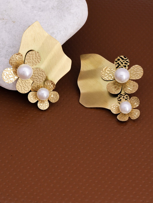 Gold Flower Cluster Earrings With Pearl