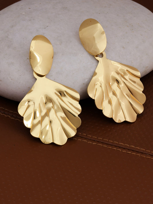 Gold Shell Earrings