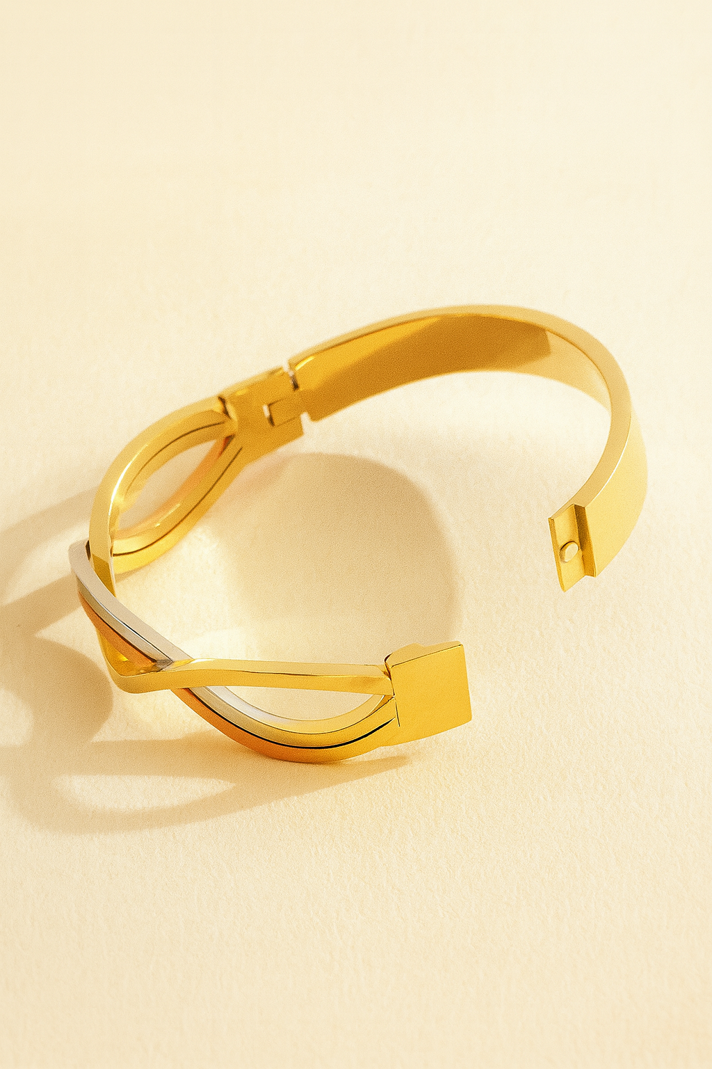 Tri-Tone Wave Infinity Bangle